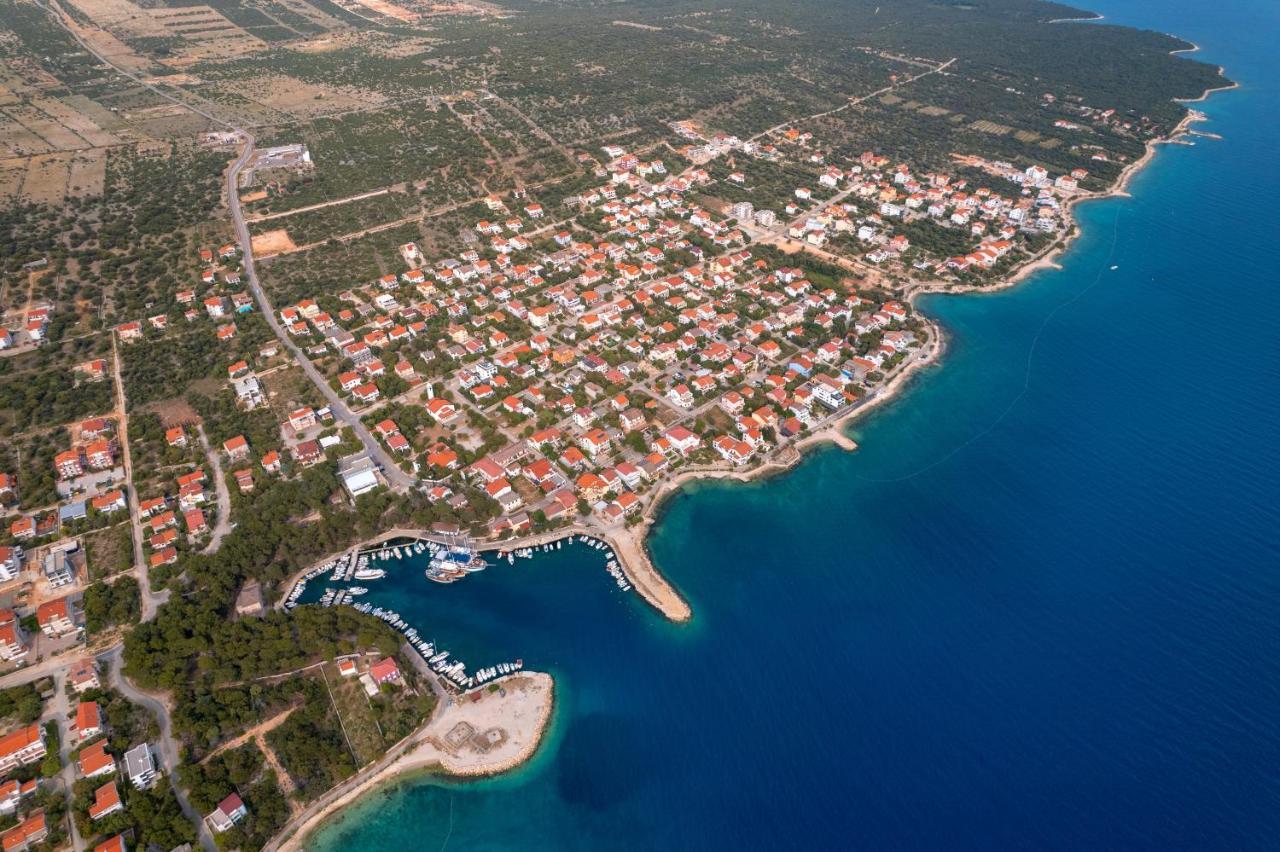Apartments And Rooms By The Sea Mandre, Pag - 3557 Kolan Extérieur photo