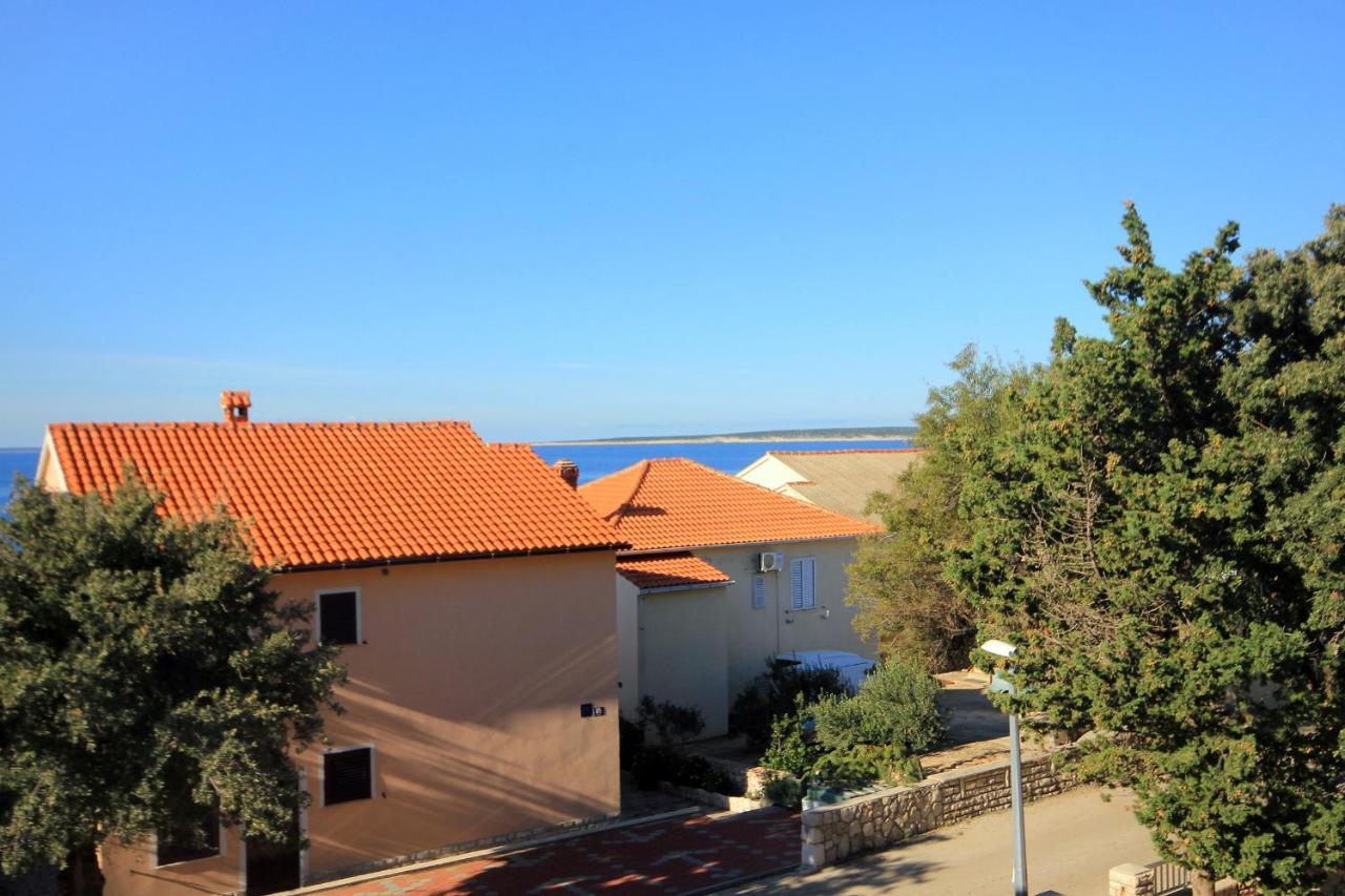 Apartments And Rooms By The Sea Mandre, Pag - 3557 Kolan Extérieur photo