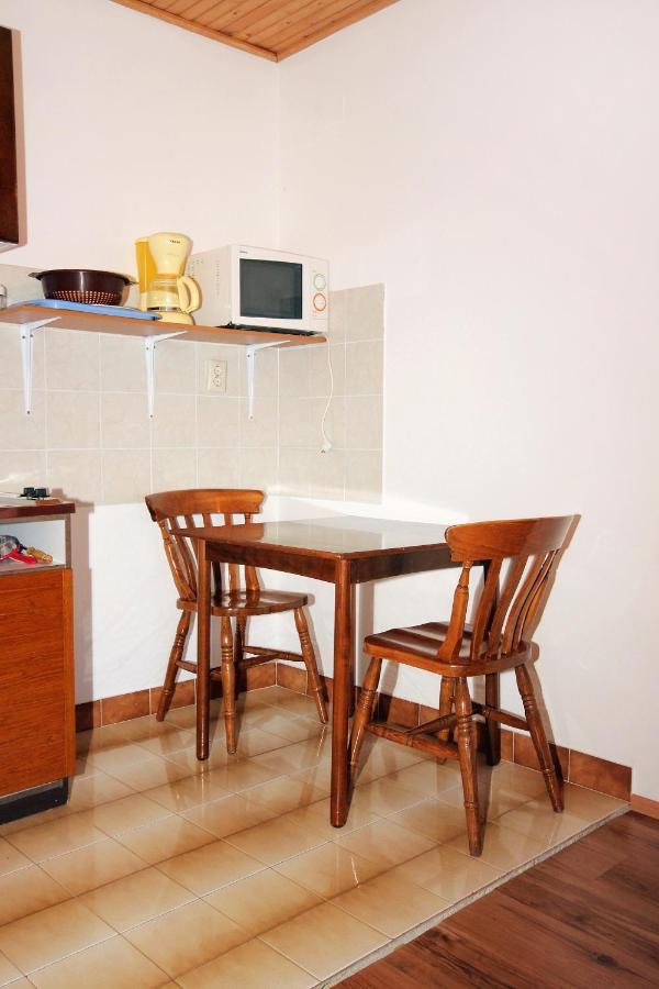 Apartments And Rooms By The Sea Mandre, Pag - 3557 Kolan Extérieur photo