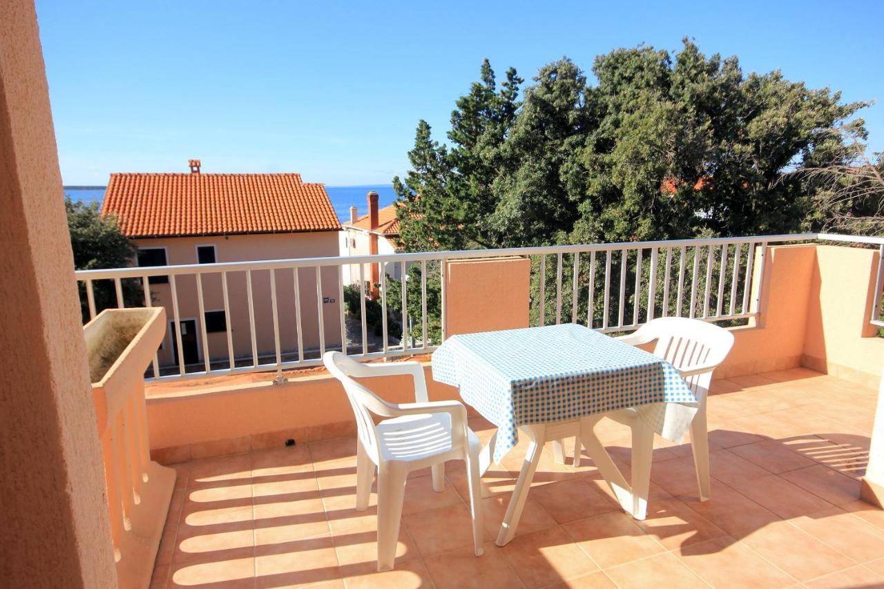 Apartments And Rooms By The Sea Mandre, Pag - 3557 Kolan Extérieur photo