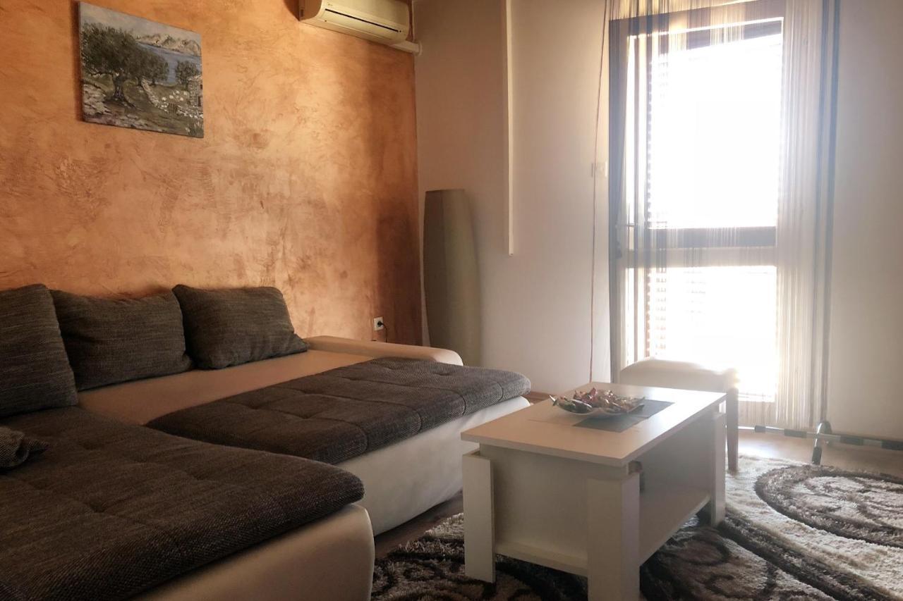 Apartments And Rooms By The Sea Mandre, Pag - 3557 Kolan Extérieur photo