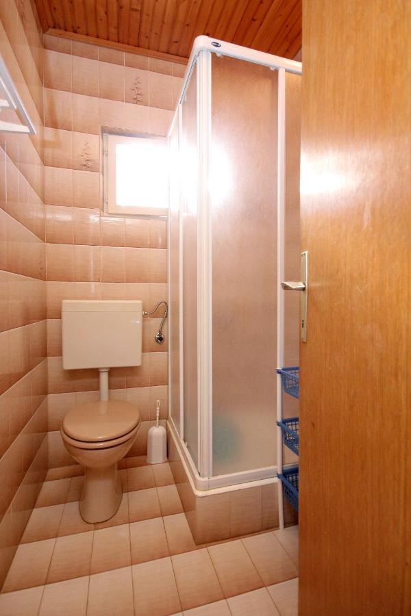 Apartments And Rooms By The Sea Mandre, Pag - 3557 Kolan Extérieur photo