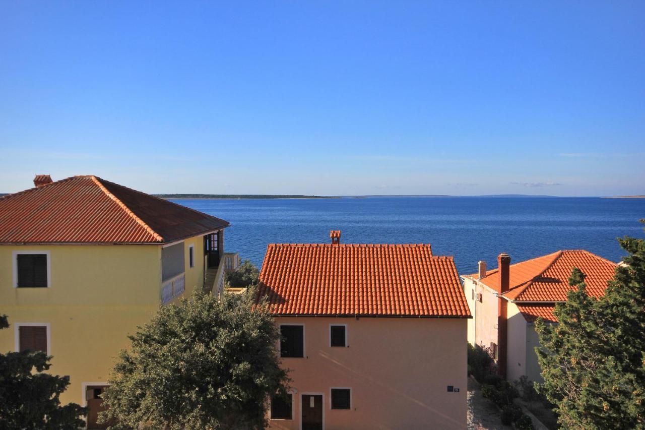 Apartments And Rooms By The Sea Mandre, Pag - 3557 Kolan Extérieur photo