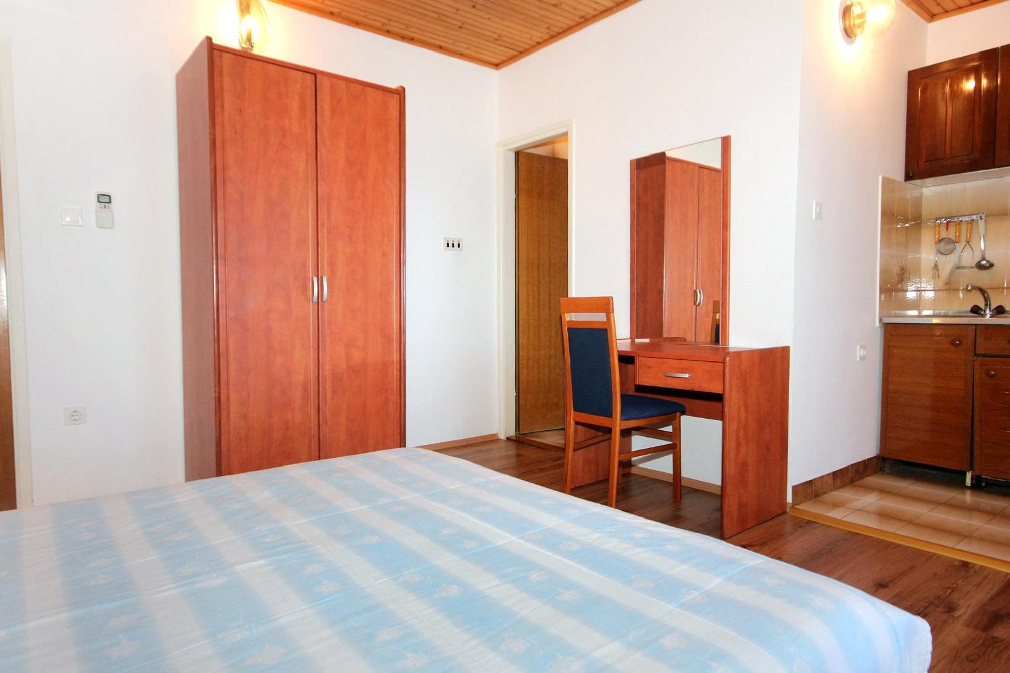 Apartments And Rooms By The Sea Mandre, Pag - 3557 Kolan Chambre photo