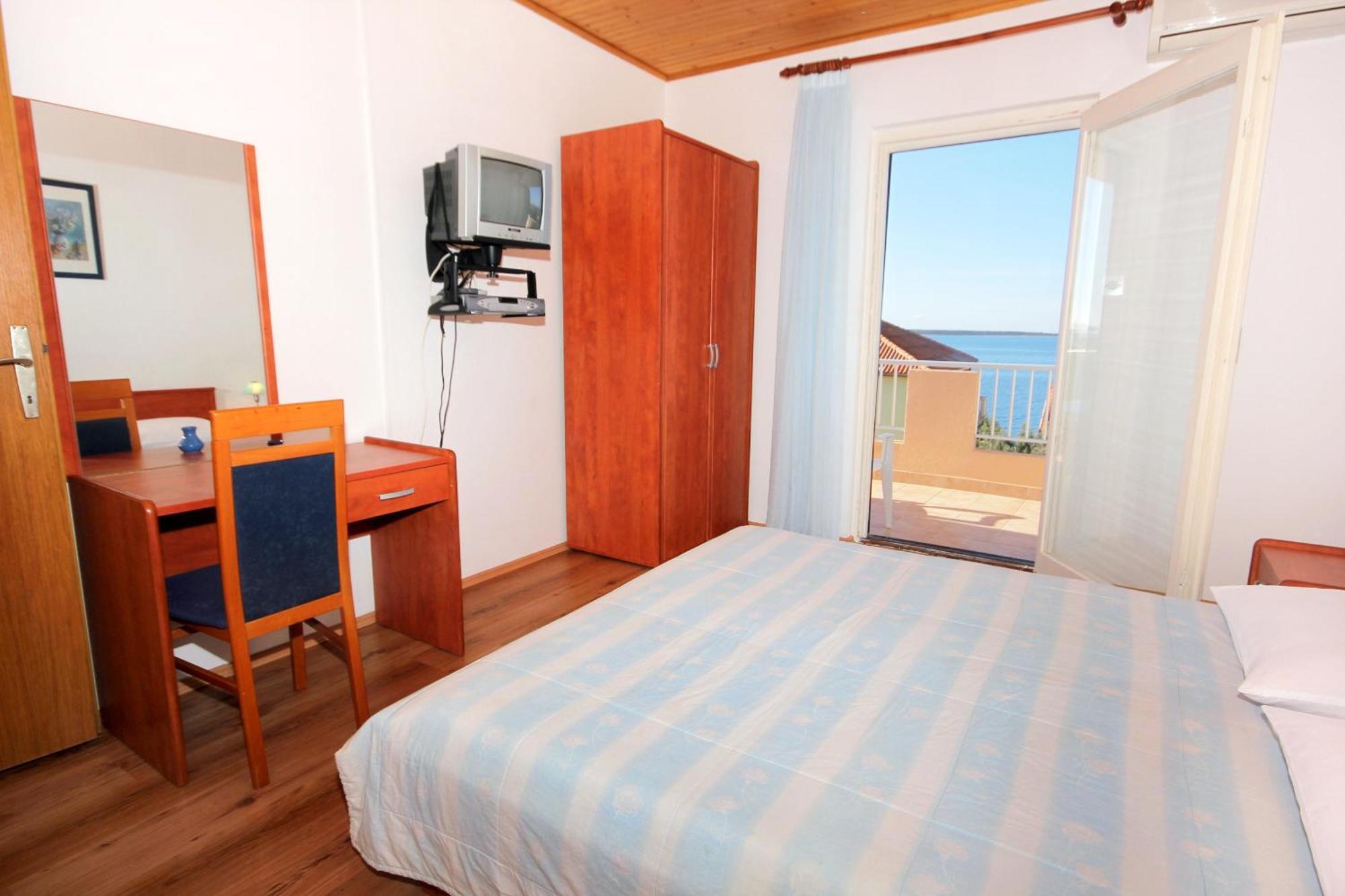Apartments And Rooms By The Sea Mandre, Pag - 3557 Kolan Chambre photo