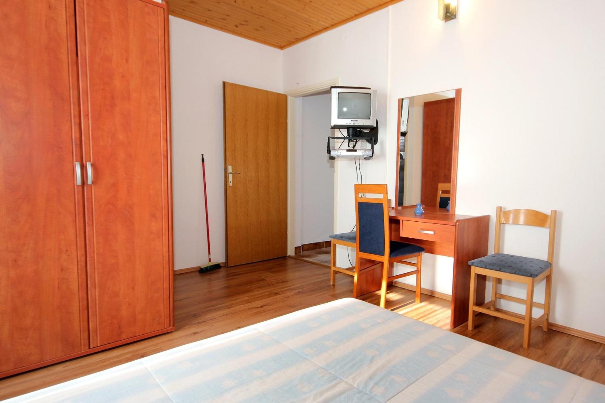 Apartments And Rooms By The Sea Mandre, Pag - 3557 Kolan Chambre photo